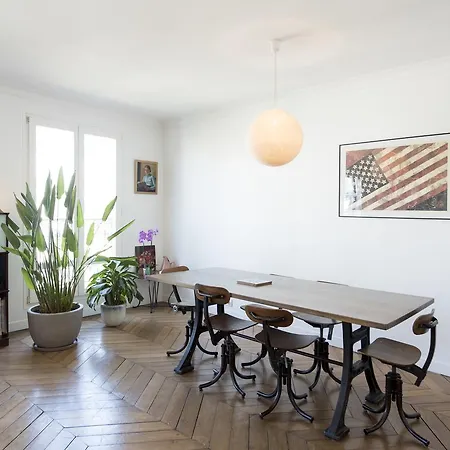 Apartment Veeve - Balcony Over The Tree-lined Boulevard *